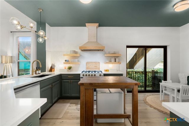 7713 Black Mountain Drive, Austin, TX 78736