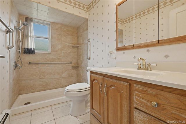 207 Sullivan Avenue, Farmingdale, NY 11735