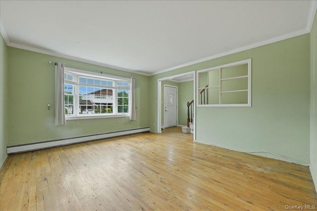 207 Sullivan Avenue, Farmingdale, NY 11735