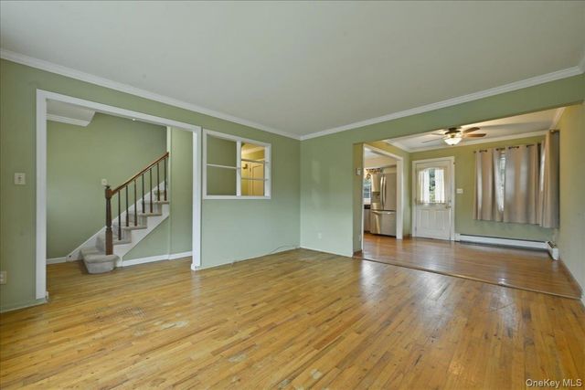 207 Sullivan Avenue, Farmingdale, NY 11735