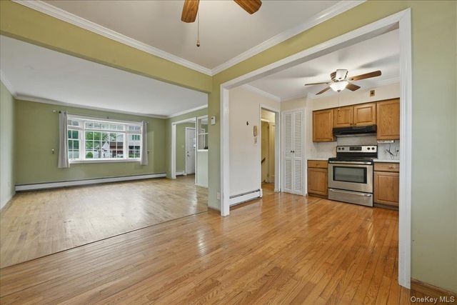 207 Sullivan Avenue, Farmingdale, NY 11735