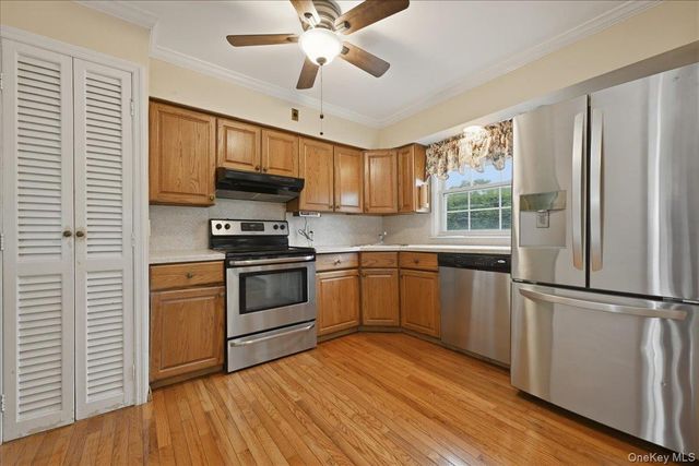 207 Sullivan Avenue, Farmingdale, NY 11735