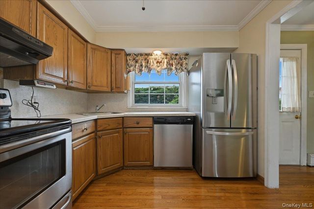 207 Sullivan Avenue, Farmingdale, NY 11735