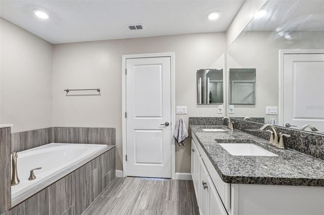 17448 RADIANT SHINE WAY, Lutz, FL 33558