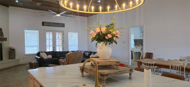 418529 E 1110 Road, Checotah, OK 74426