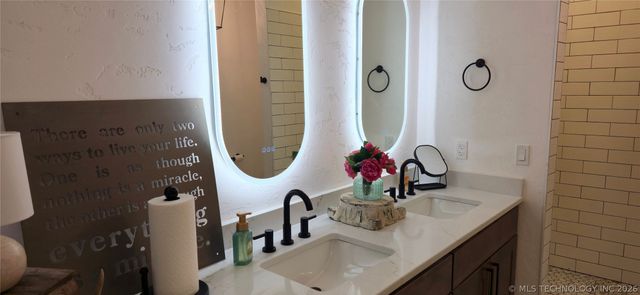 418529 E 1110 Road, Checotah, OK 74426