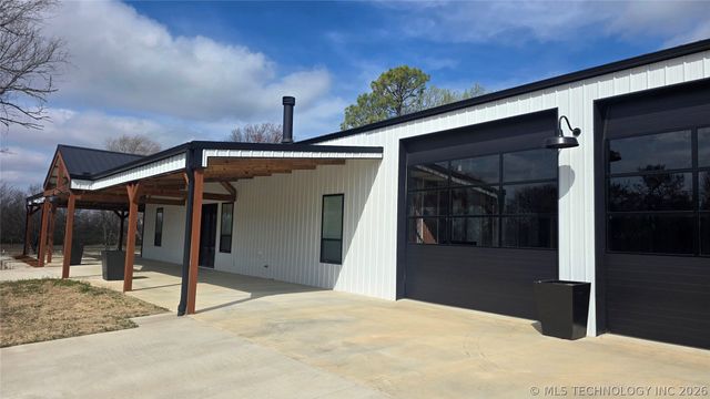 418529 E 1110 Road, Checotah, OK 74426