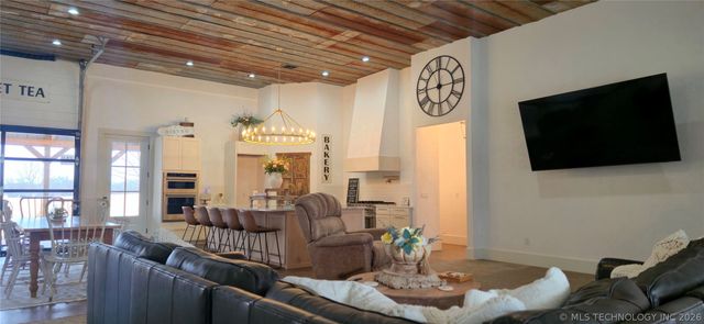 418529 E 1110 Road, Checotah, OK 74426