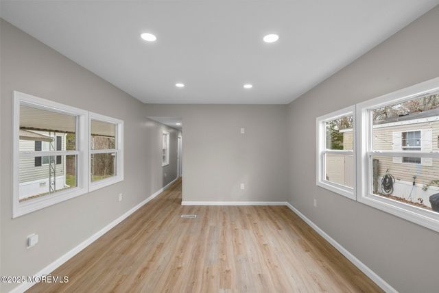 712 7th Street, Jackson, NJ 08527