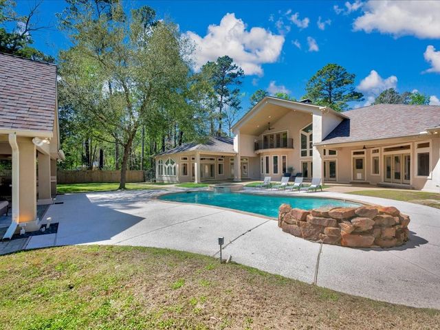 205 Twin Creek Street, Lufkin, TX 75904