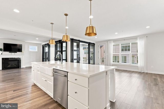 8776 WALNUT BOTTOM LN, Frederick, MD 21701