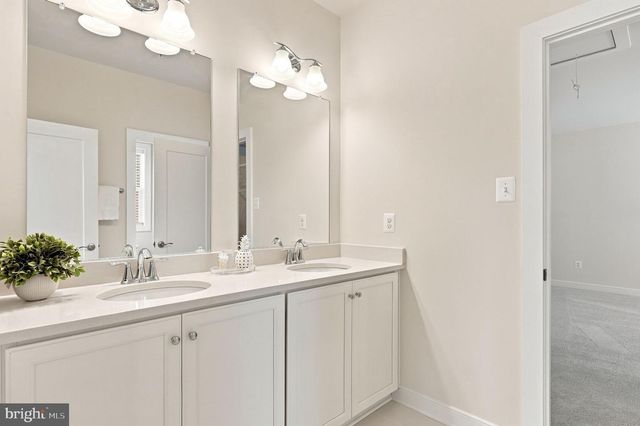 8776 WALNUT BOTTOM LN, Frederick, MD 21701