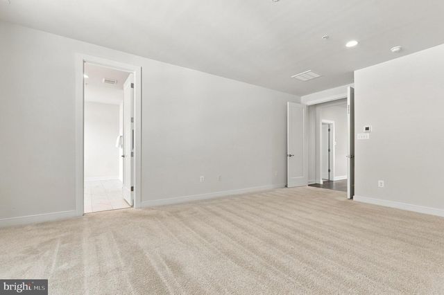 8776 WALNUT BOTTOM LN, Frederick, MD 21701