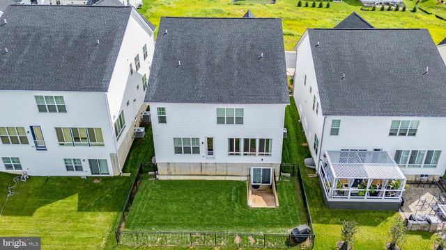 8776 WALNUT BOTTOM LN, Frederick, MD 21701