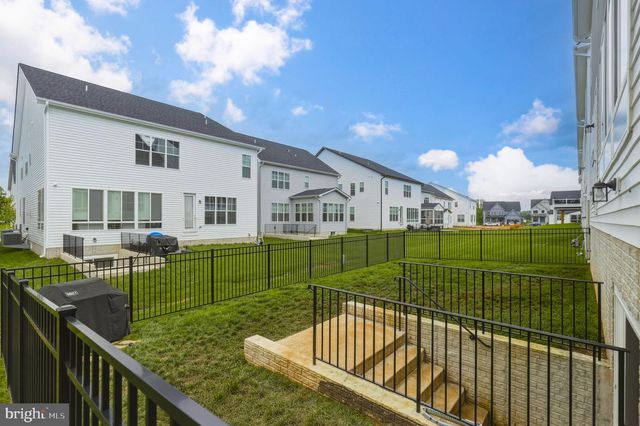 8776 WALNUT BOTTOM LN, Frederick, MD 21701