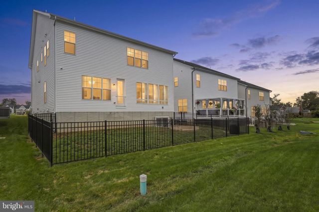 8776 WALNUT BOTTOM LN, Frederick, MD 21701