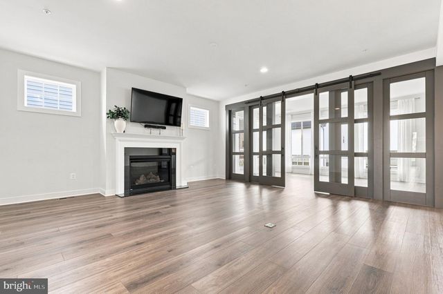 8776 WALNUT BOTTOM LN, Frederick, MD 21701