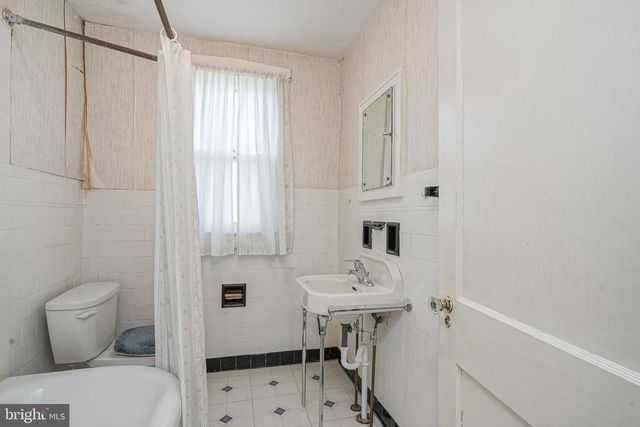 363 BURWOOD AVENUE, Camden, NJ 08105