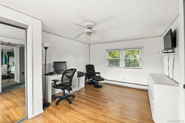 607 N Monroe Avenue, Lindenhurst, NY 11757