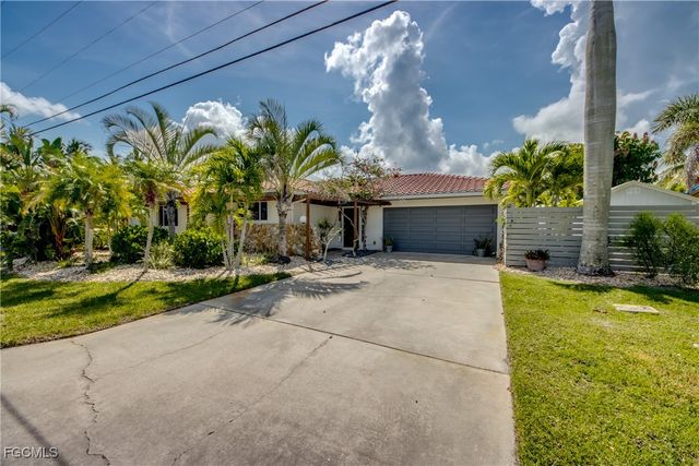 2701 Bruce ST, Matlacha, FL 33993