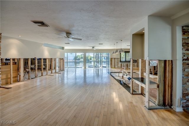 2701 Bruce ST, Matlacha, FL 33993