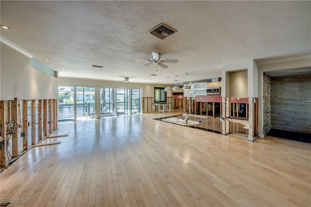 2701 Bruce ST, Matlacha, FL 33993