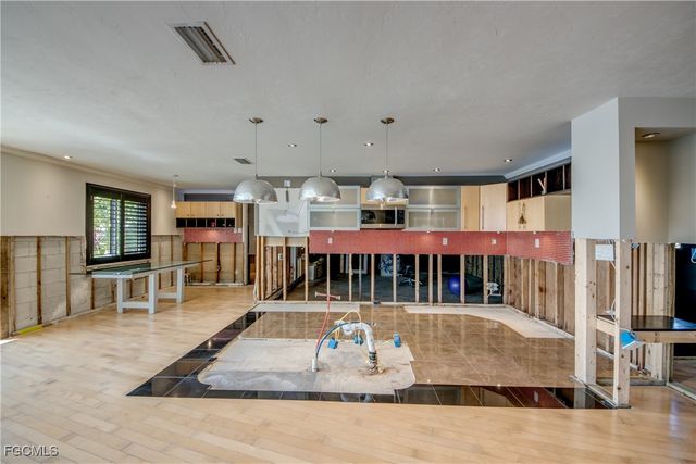 2701 Bruce ST, Matlacha, FL 33993