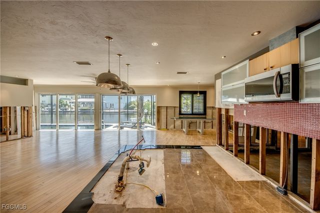 2701 Bruce ST, Matlacha, FL 33993