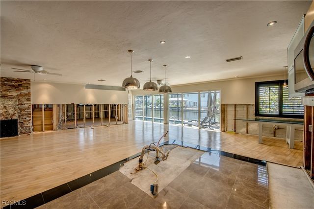 2701 Bruce ST, Matlacha, FL 33993