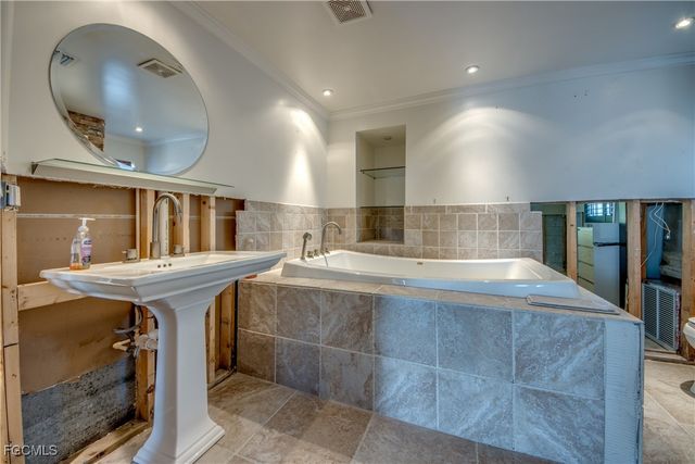 2701 Bruce ST, Matlacha, FL 33993