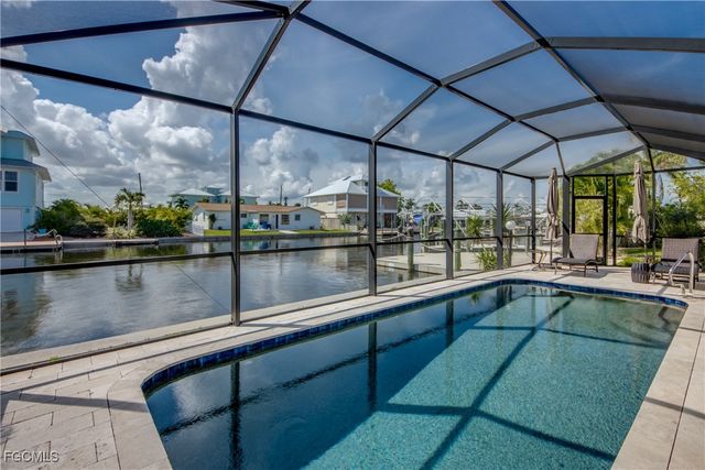 2701 Bruce ST, Matlacha, FL 33993