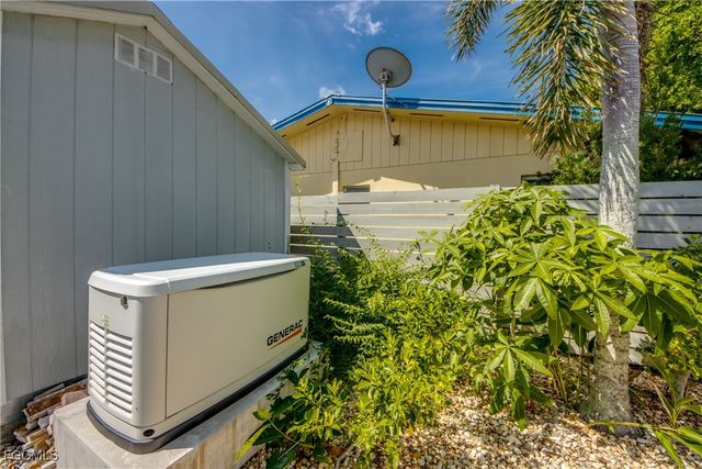 2701 Bruce ST, Matlacha, FL 33993