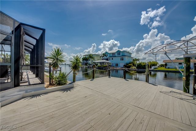 2701 Bruce ST, Matlacha, FL 33993