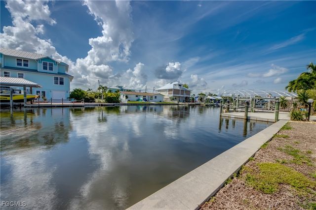 2701 Bruce ST, Matlacha, FL 33993