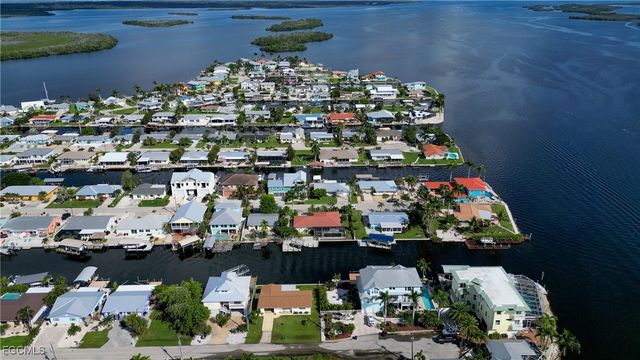 2701 Bruce ST, Matlacha, FL 33993