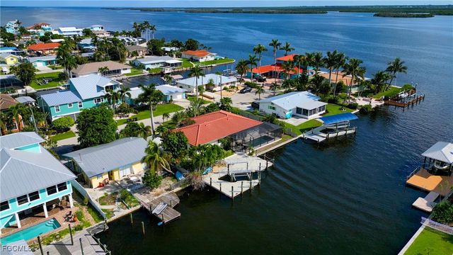 2701 Bruce ST, Matlacha, FL 33993
