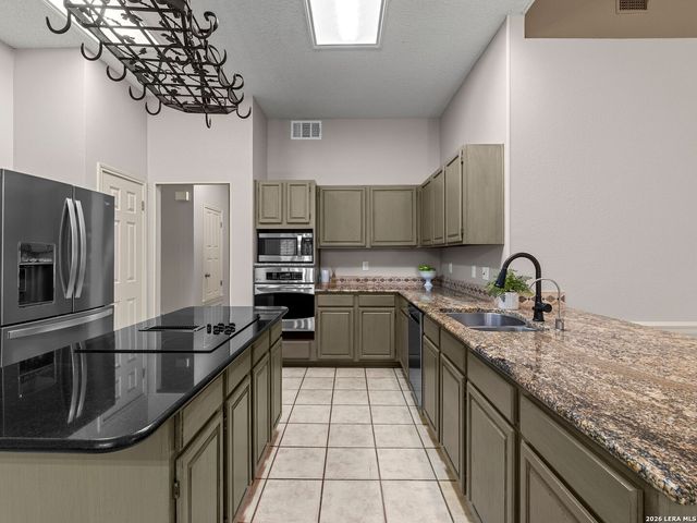 5854 Woodridge Oaks, San Antonio, TX 78249