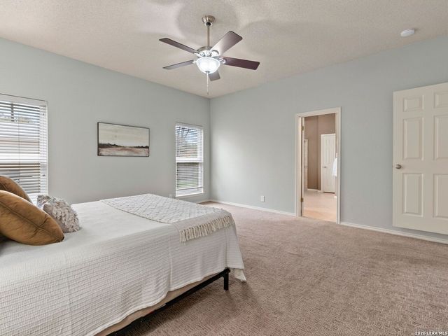 5854 Woodridge Oaks, San Antonio, TX 78249