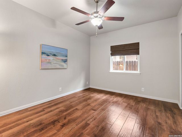 5854 Woodridge Oaks, San Antonio, TX 78249