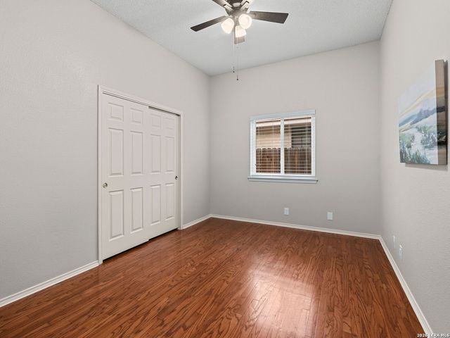 5854 Woodridge Oaks, San Antonio, TX 78249