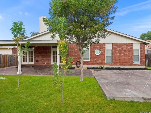 5854 Woodridge Oaks, San Antonio, TX 78249