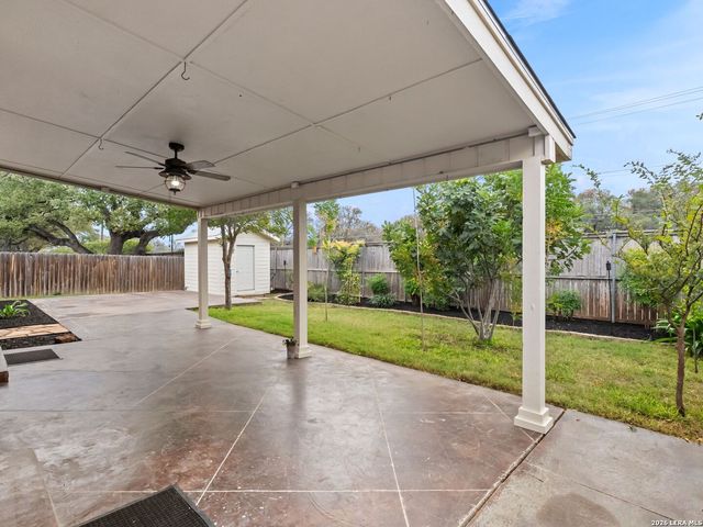 5854 Woodridge Oaks, San Antonio, TX 78249