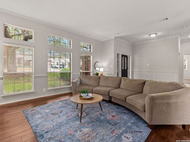 5854 Woodridge Oaks, San Antonio, TX 78249