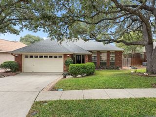 5854 Woodridge Oaks, San Antonio, TX 78249