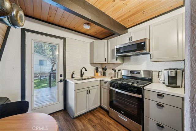 42683 Falcon Avenue, Big Bear Lake, CA 92315