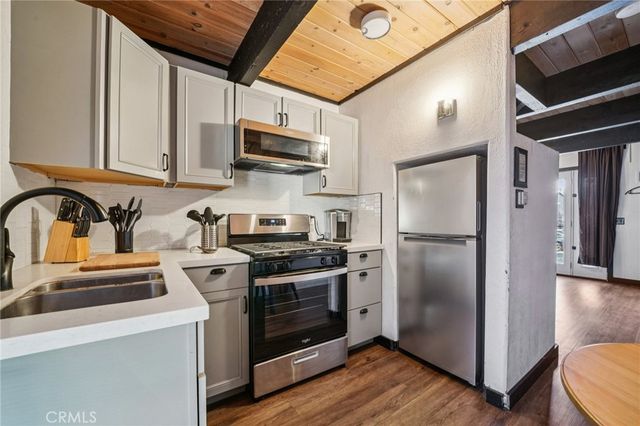 42683 Falcon Avenue, Big Bear Lake, CA 92315