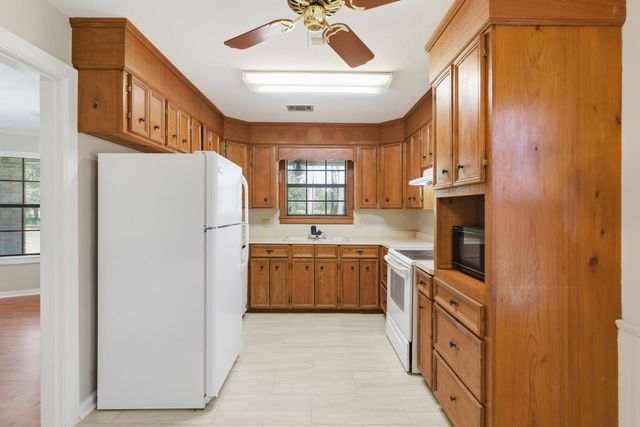 176 Jeffcoats Rd., Petal, MS 39465