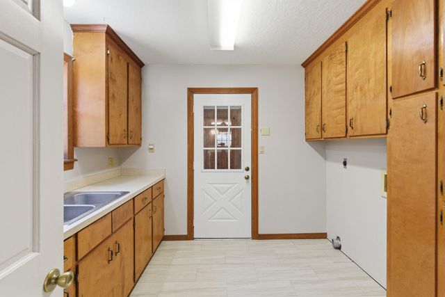 176 Jeffcoats Rd., Petal, MS 39465