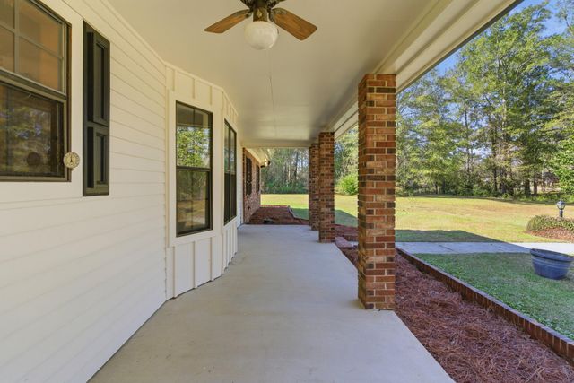 176 Jeffcoats Rd., Petal, MS 39465