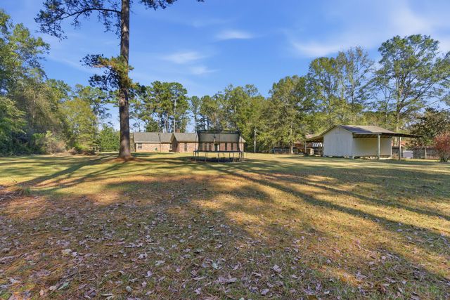 176 Jeffcoats Rd., Petal, MS 39465